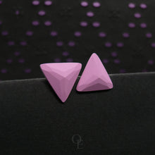Load image into Gallery viewer, Roosad kolmnurksed kõrvarõngad