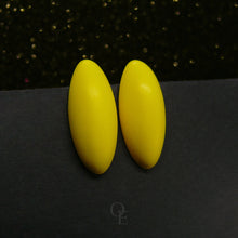 Load image into Gallery viewer, Kollased piklikud ovaalsed kõrvarõngad
