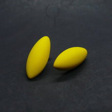 Load image into Gallery viewer, Kollased piklikud ovaalsed kõrvarõngad